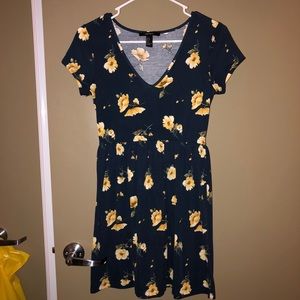 Short sleeve dress